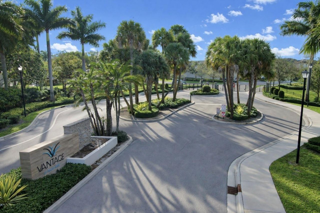 385 NW 33rd Lane, Pompano Beach, FL 33069 Photo