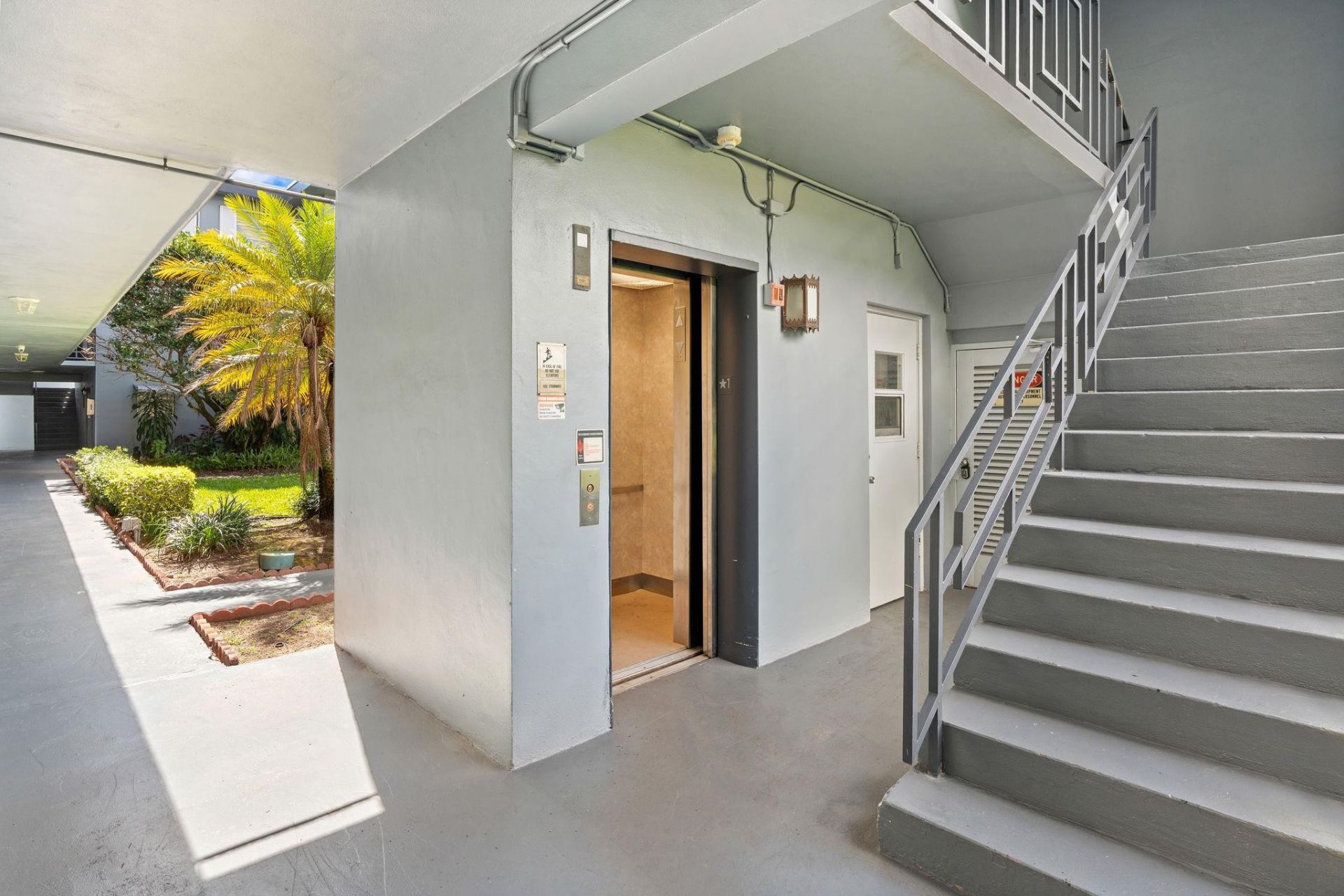 515 S Crescent Drive, Unit 302, Hollywood, FL 33021 Photo