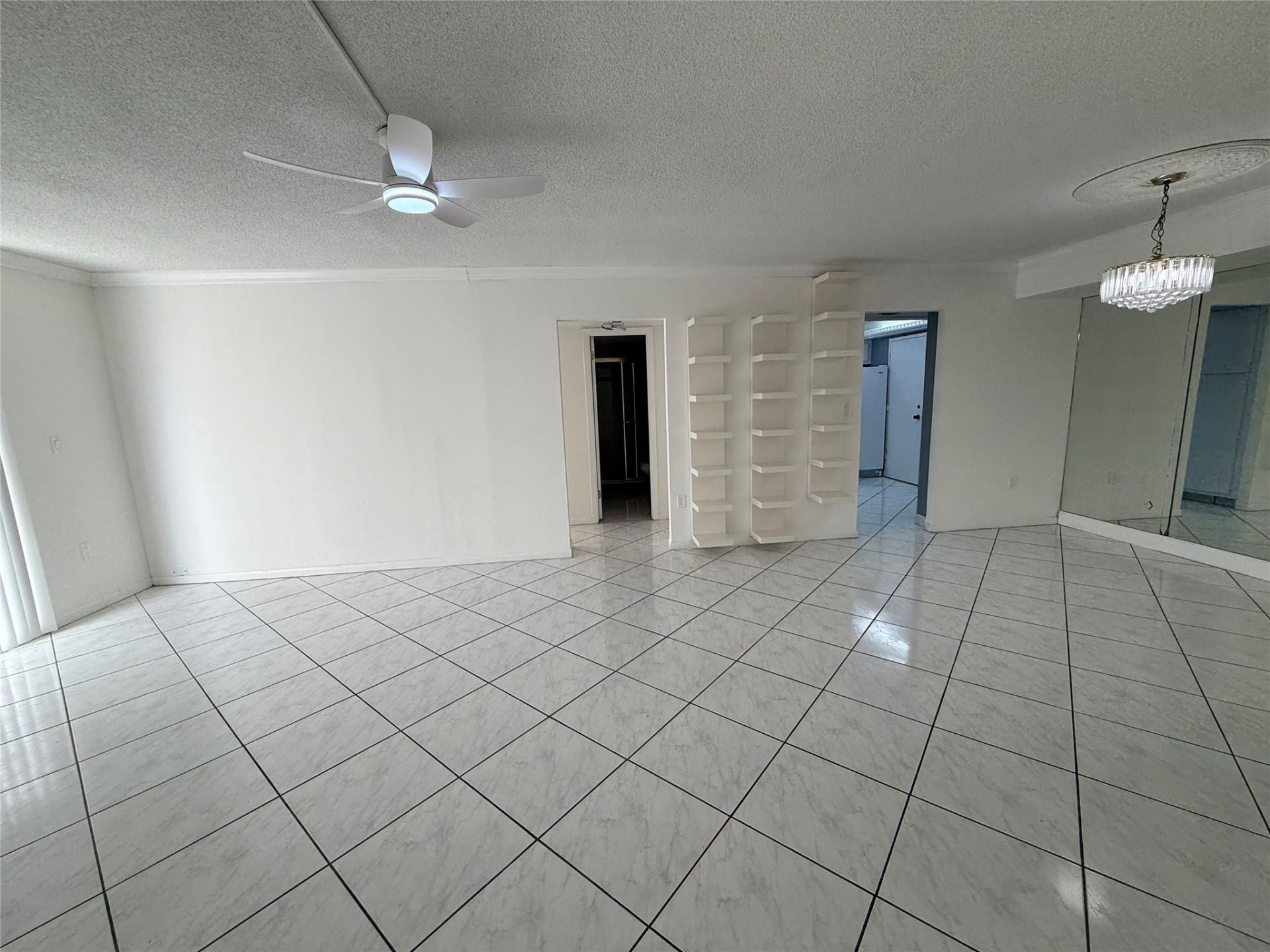 1833 S Ocean Drive, Unit 808, Hallandale Beach, FL 33009 Photo