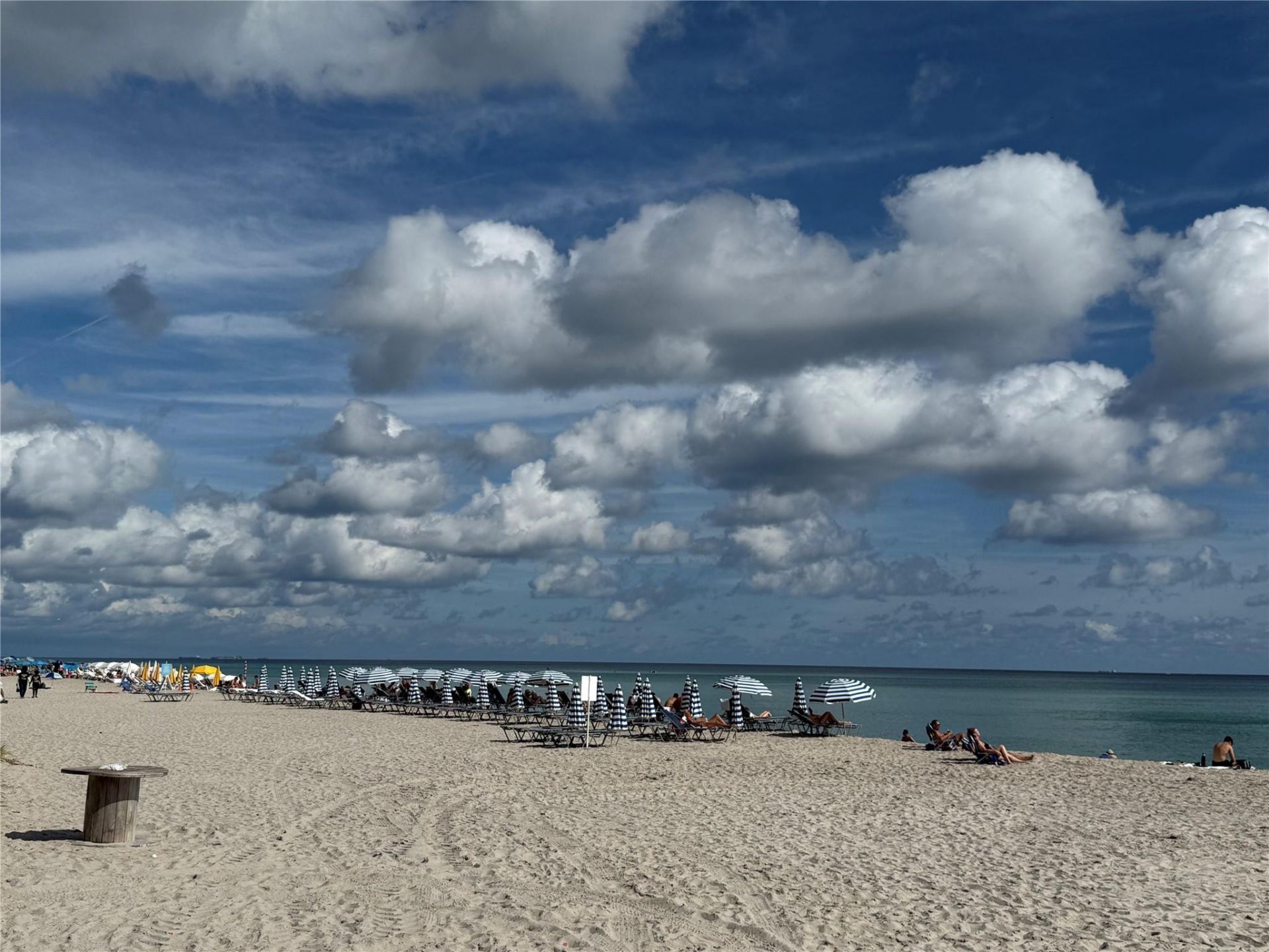 1833 S Ocean Drive, Unit 808, Hallandale Beach, FL 33009 Photo