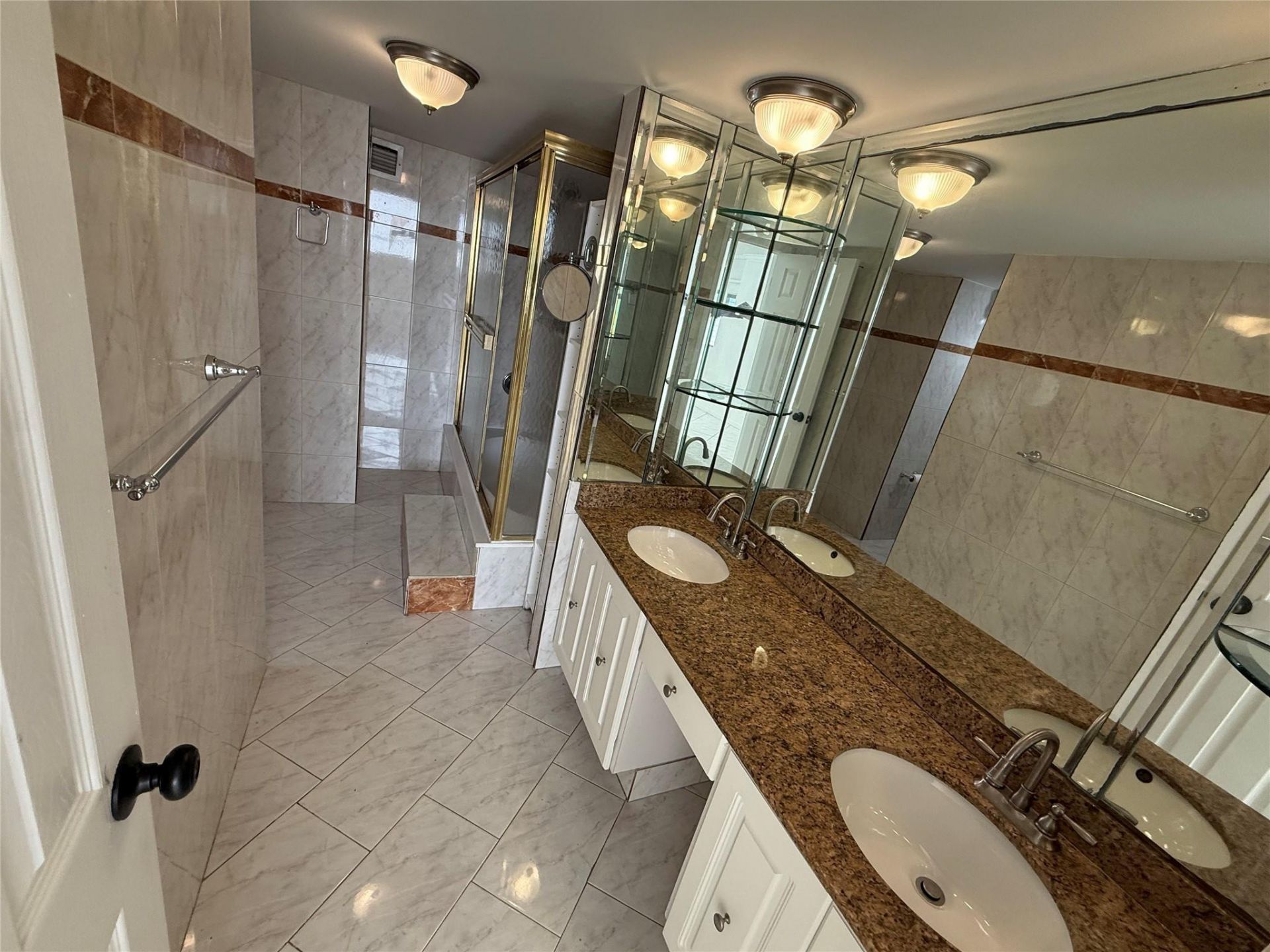 1833 S Ocean Drive, Unit 808, Hallandale Beach, FL 33009 Photo