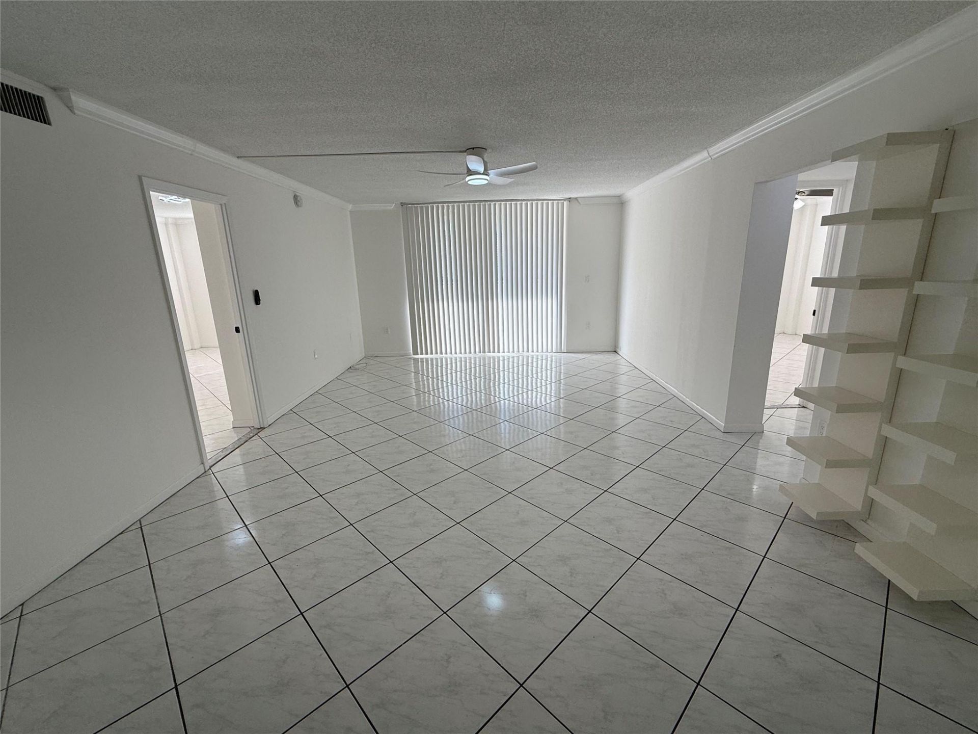 1833 S Ocean Drive, Unit 808, Hallandale Beach, FL 33009 Photo