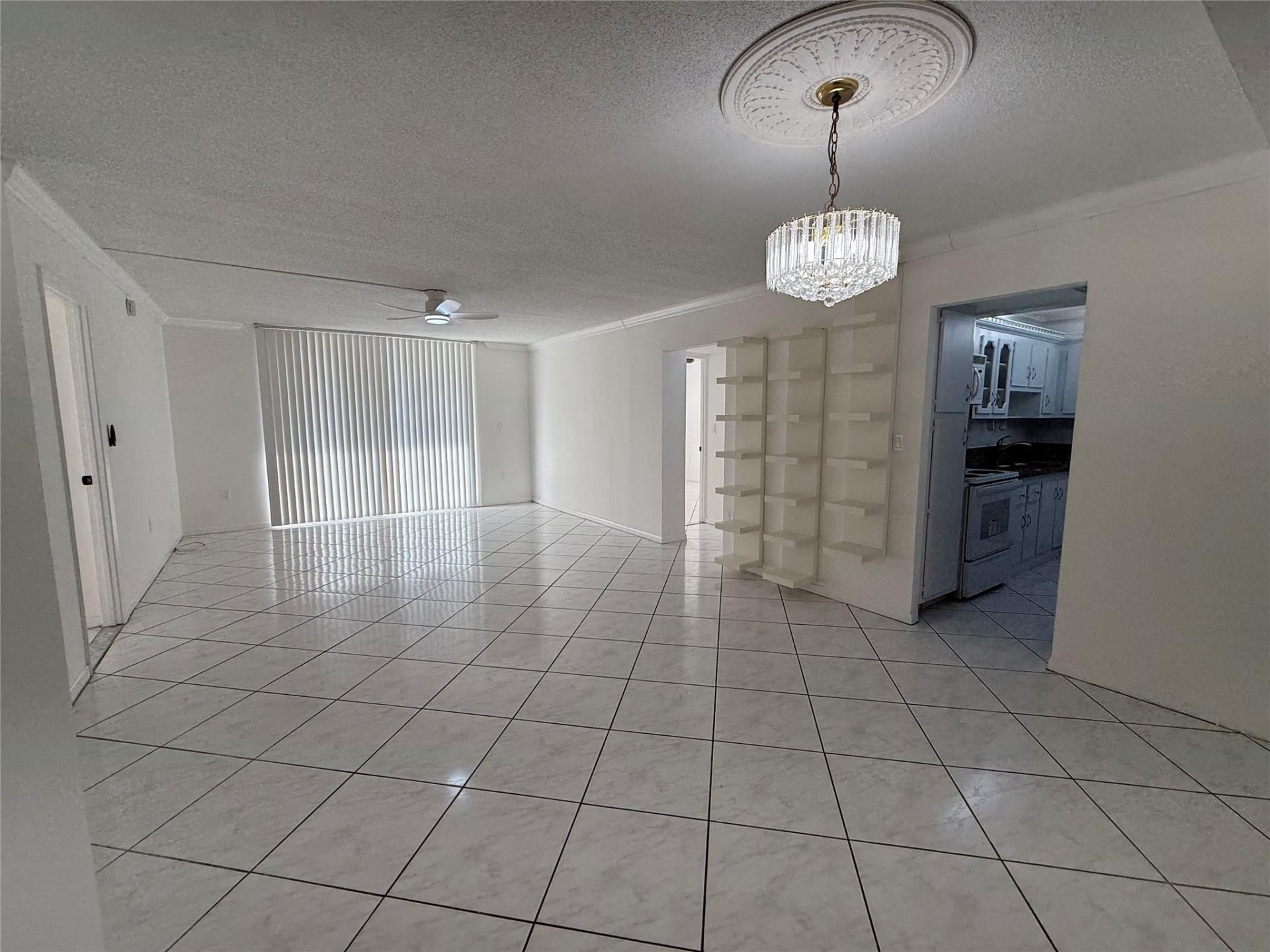 1833 S Ocean Drive, Unit 808, Hallandale Beach, FL 33009 Photo