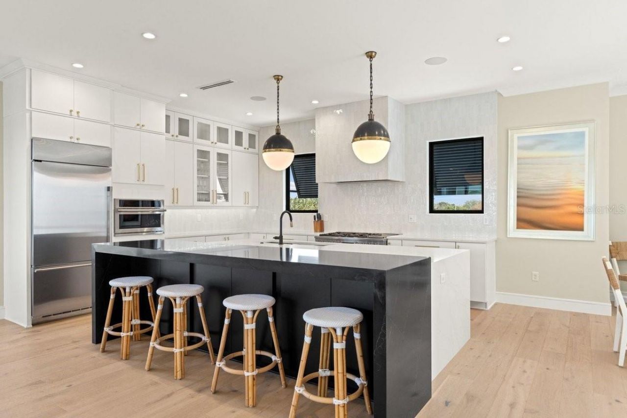 552 S Peninsula Avenue, New Smyrna Beach, FL 32169 Photo