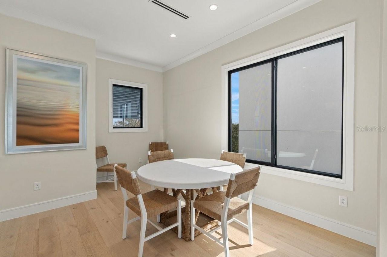 552 S Peninsula Avenue, New Smyrna Beach, FL 32169 Photo