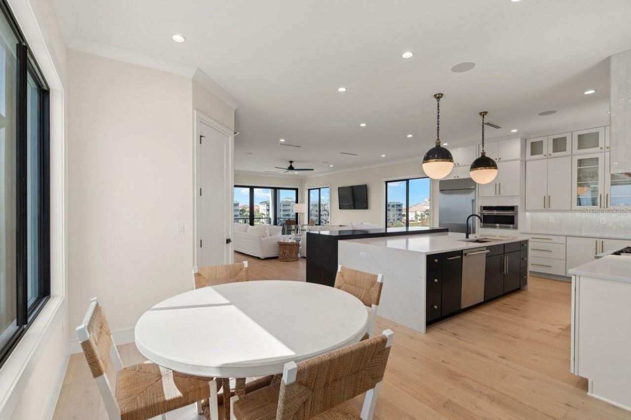 552 S Peninsula Avenue, New Smyrna Beach, FL 32169 Photo