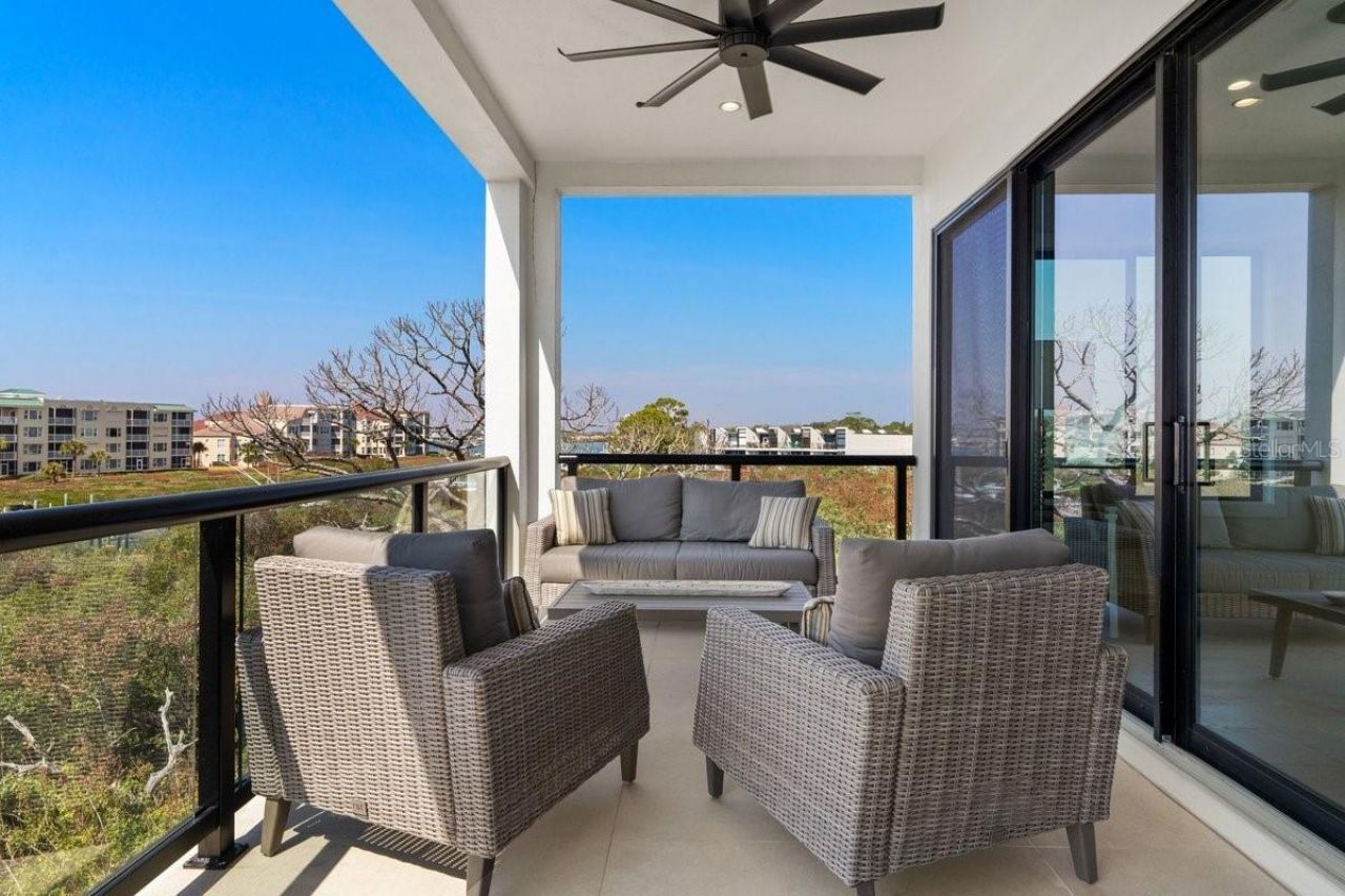 552 S Peninsula Avenue, New Smyrna Beach, FL 32169 Photo