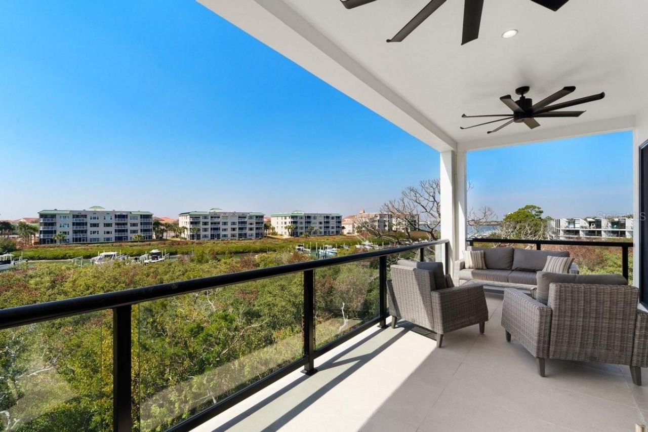 552 S Peninsula Avenue, New Smyrna Beach, FL 32169 Photo