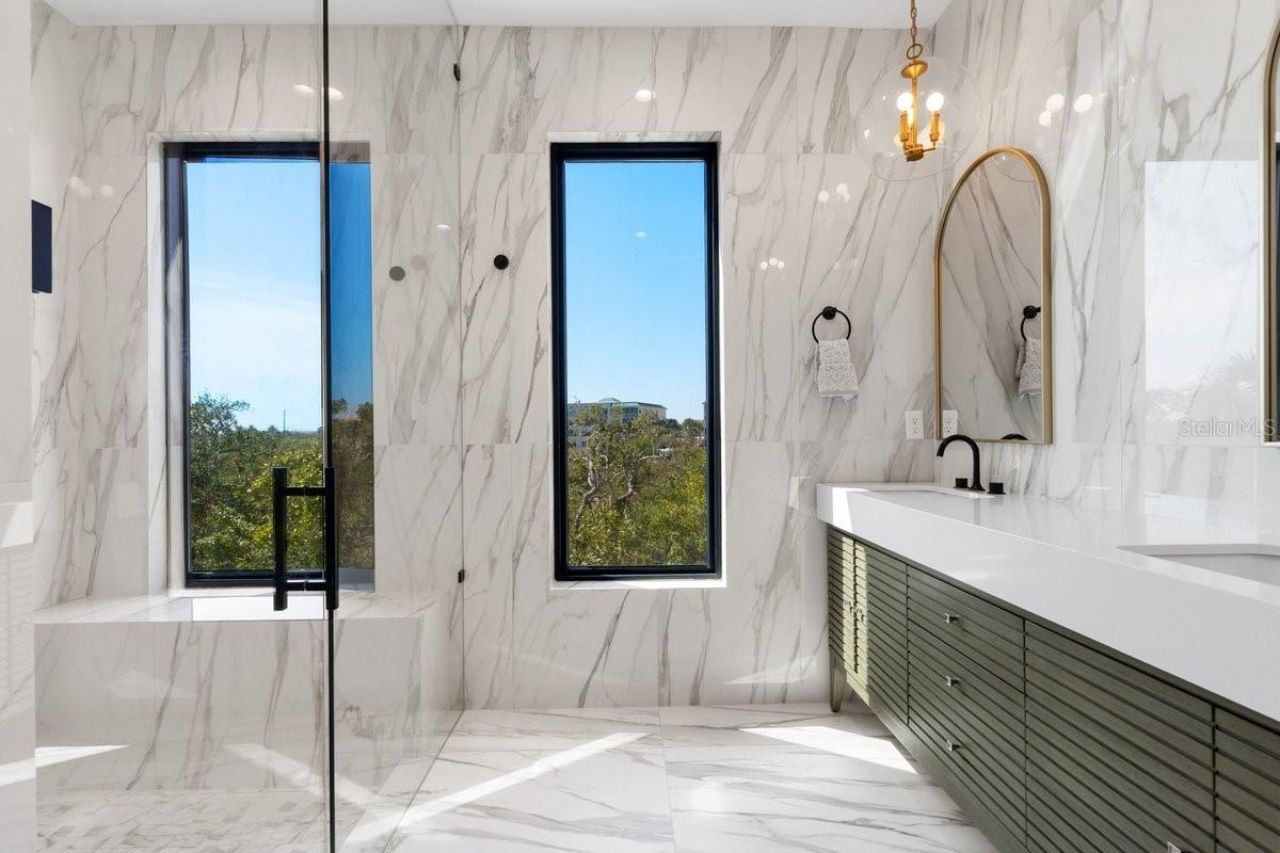 552 S Peninsula Avenue, New Smyrna Beach, FL 32169 Photo