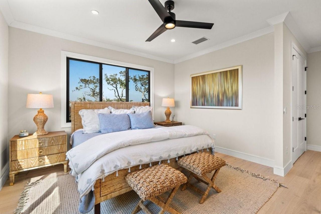 552 S Peninsula Avenue, New Smyrna Beach, FL 32169 Photo