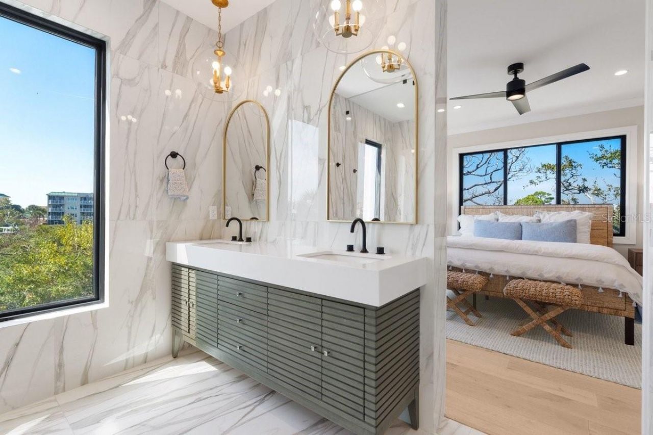 552 S Peninsula Avenue, New Smyrna Beach, FL 32169 Photo