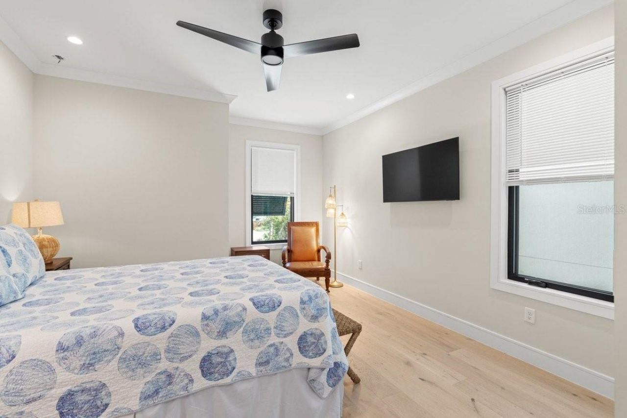 552 S Peninsula Avenue, New Smyrna Beach, FL 32169 Photo