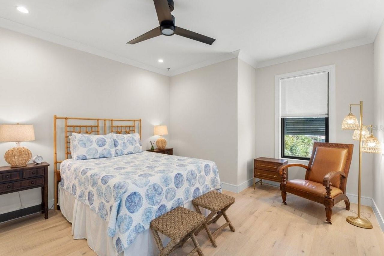 552 S Peninsula Avenue, New Smyrna Beach, FL 32169 Photo