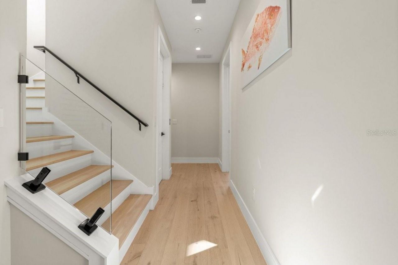 552 S Peninsula Avenue, New Smyrna Beach, FL 32169 Photo