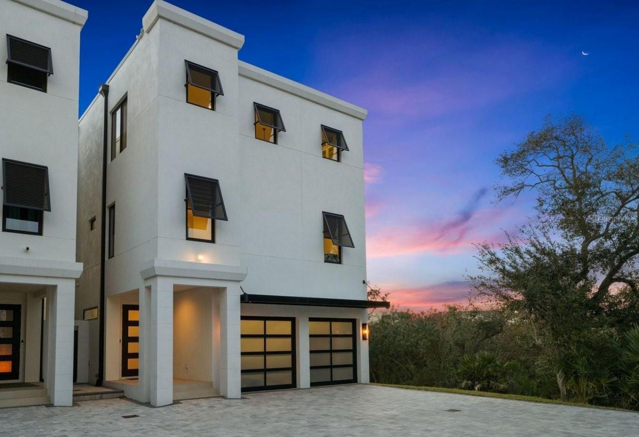 552 S Peninsula Avenue, New Smyrna Beach, FL 32169 Photo