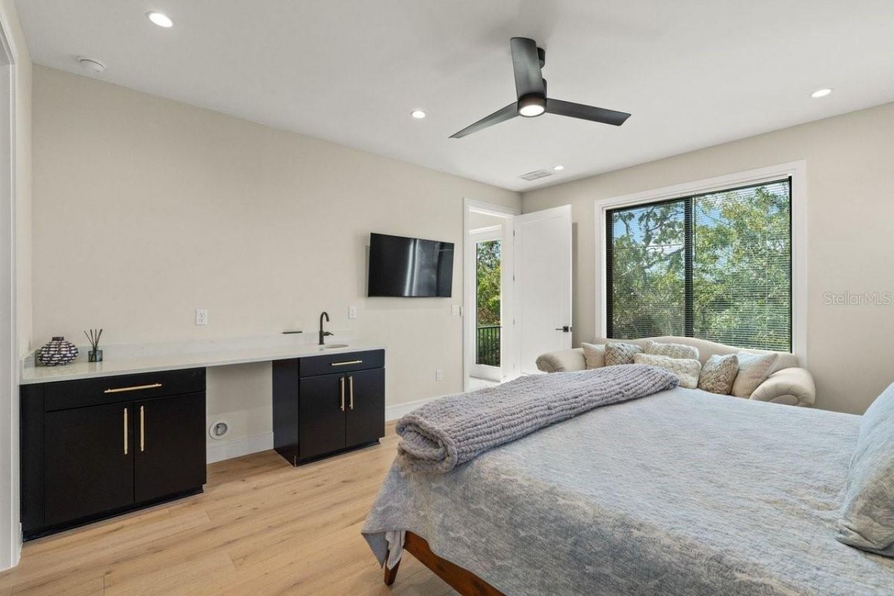 552 S Peninsula Avenue, New Smyrna Beach, FL 32169 Photo