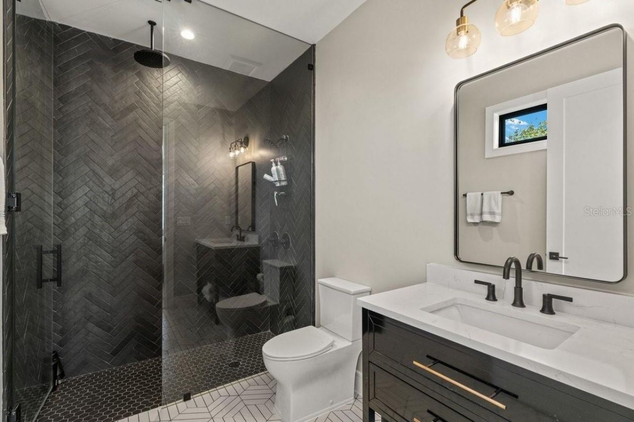 552 S Peninsula Avenue, New Smyrna Beach, FL 32169 Photo