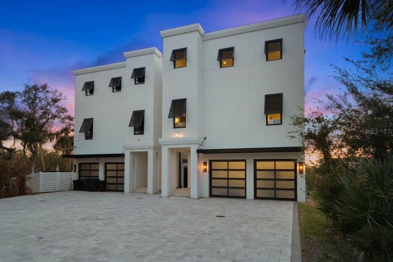 552 S Peninsula Avenue, New Smyrna Beach, FL 32169 Photo