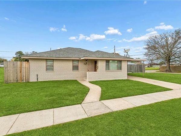 2220 VENTURA Drive , Chalmette, LA 70043