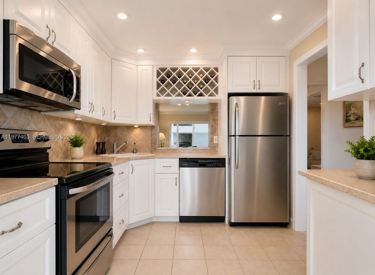 1501 S Ocean Blvd, Unit 211, Lauderdale by the Sea, FL 33062 Photo