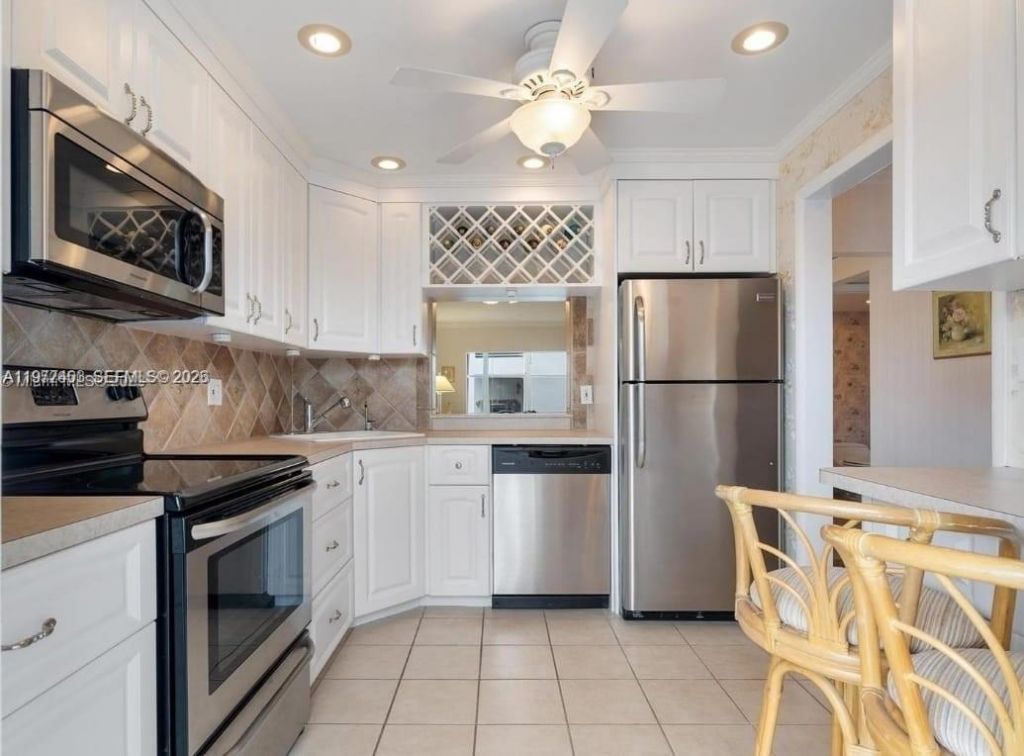 1501 S Ocean Blvd , Unit 211, Lauderdale by the Sea, FL 33062 Photo