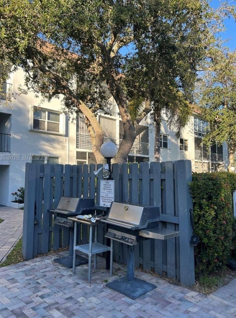 1501 S Ocean Blvd , Unit 211, Lauderdale by the Sea, FL 33062 Photo