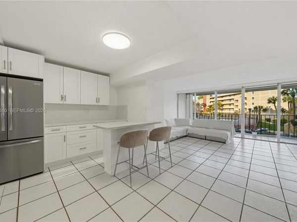 9210 Fontainebleau Blvd , Unit 207, Miami, FL 33172