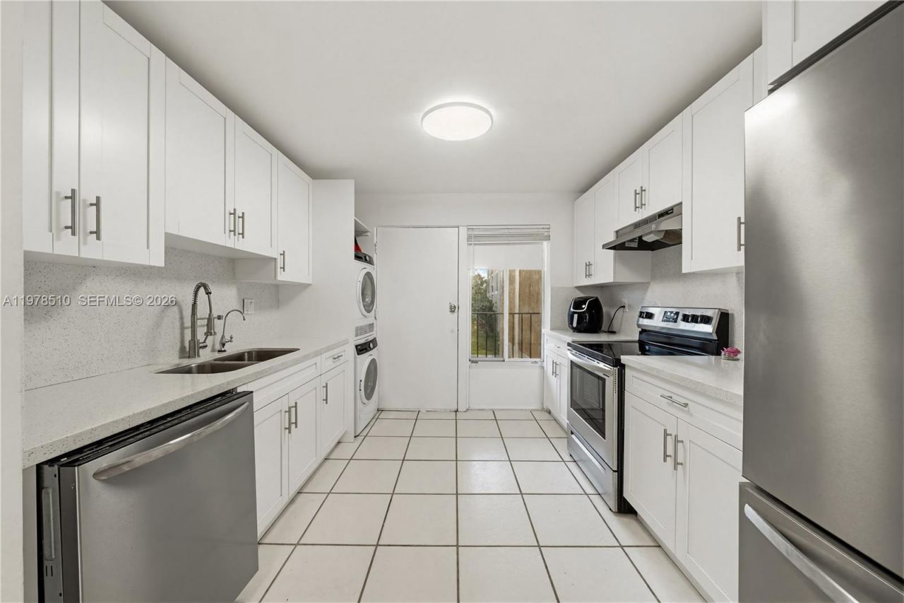 9210 Fontainebleau Blvd , Unit 207, Miami, FL 33172 Photo