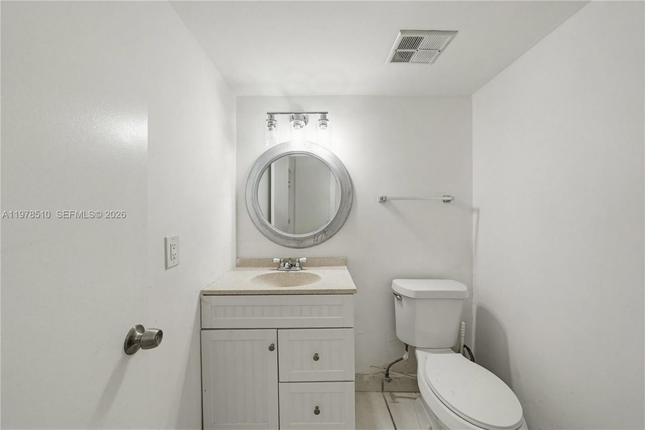 9210 Fontainebleau Blvd , Unit 207, Miami, FL 33172 Photo