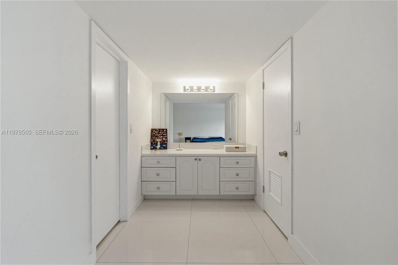 9210 Fontainebleau Blvd , Unit 207, Miami, FL 33172 Photo