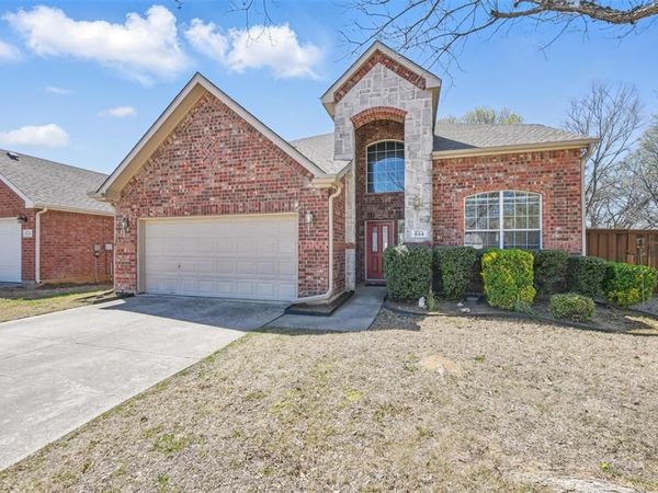 804 Starling Lane, Aubrey, TX 76227