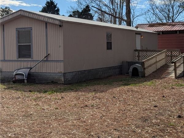 25 Plum Nellie Road, Bladenboro, NC 28320