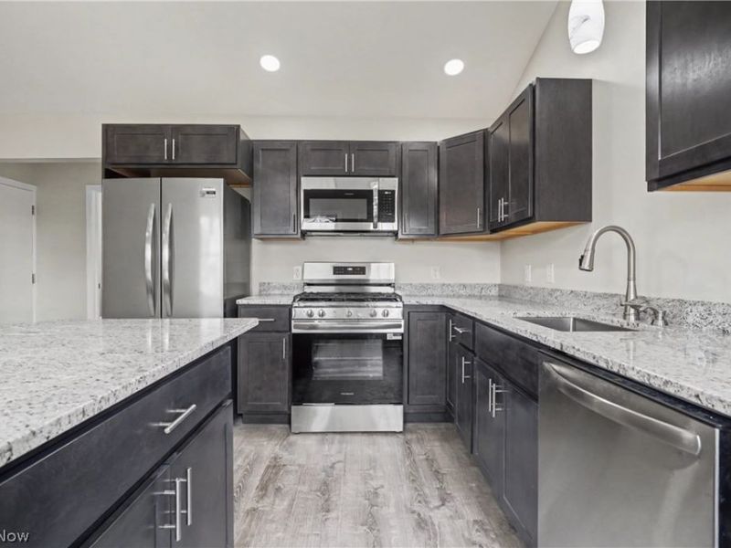 1444 Buckeye Circle, Salem, OH 44460 Photo 2