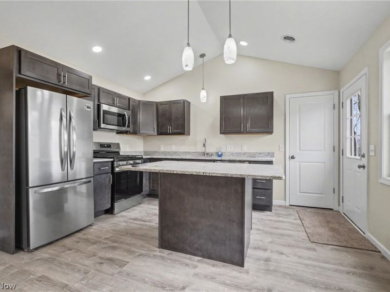 1444 Buckeye Circle, Salem, OH 44460 Photo 3