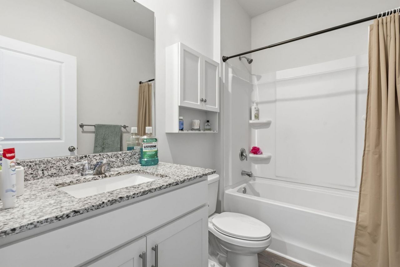 862 Laconic Dr. Photo 3