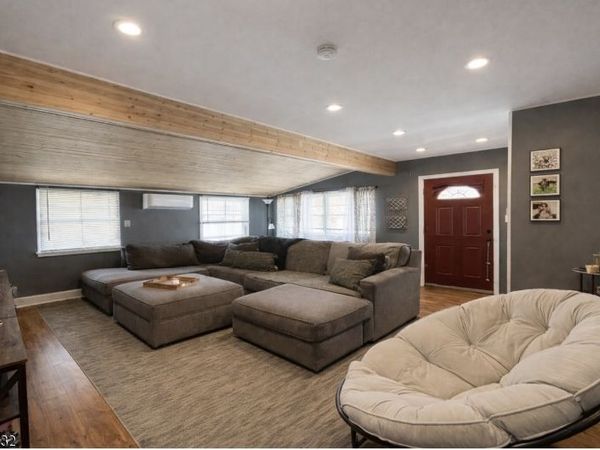 68 Schwarz Blvd, Jefferson, NJ 07849