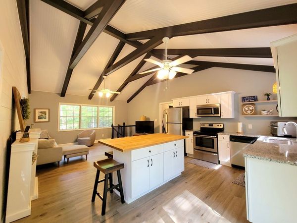 1377 Four Seasons Dr , Smithville, TN 37166