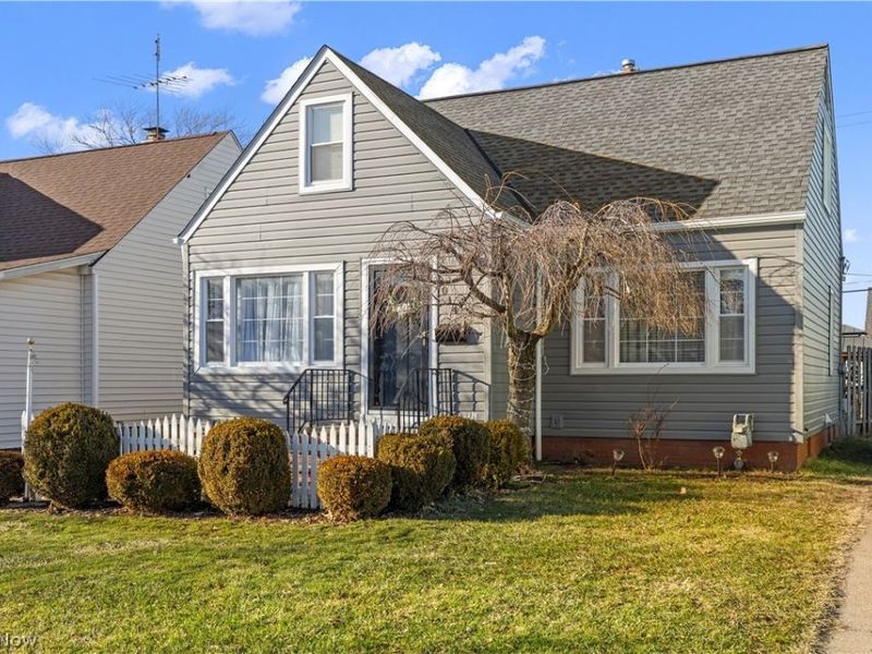 8014 Lanyard Drive, Parma, OH 44129 Photo 3