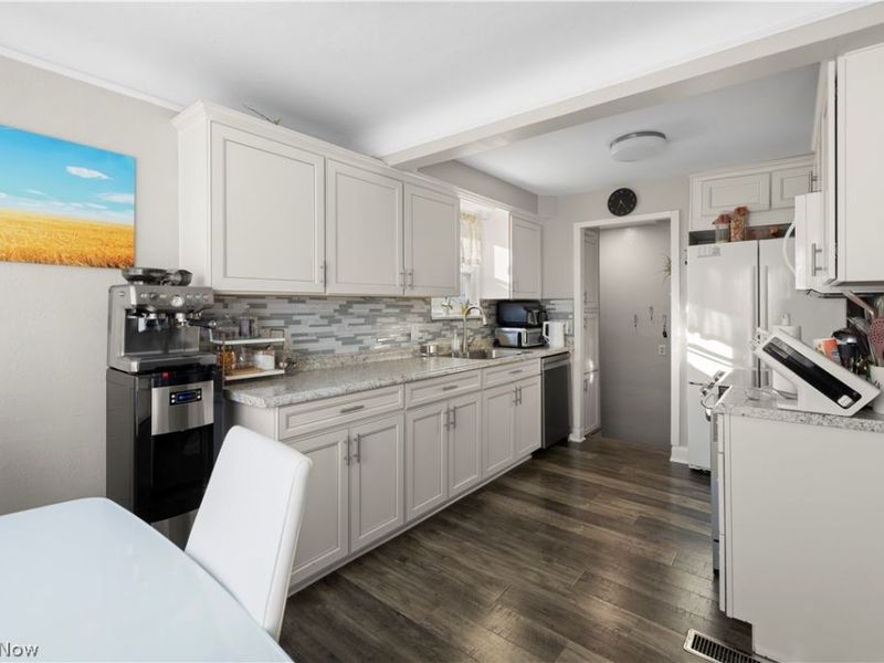 8014 Lanyard Drive, Parma, OH 44129 Photo 8