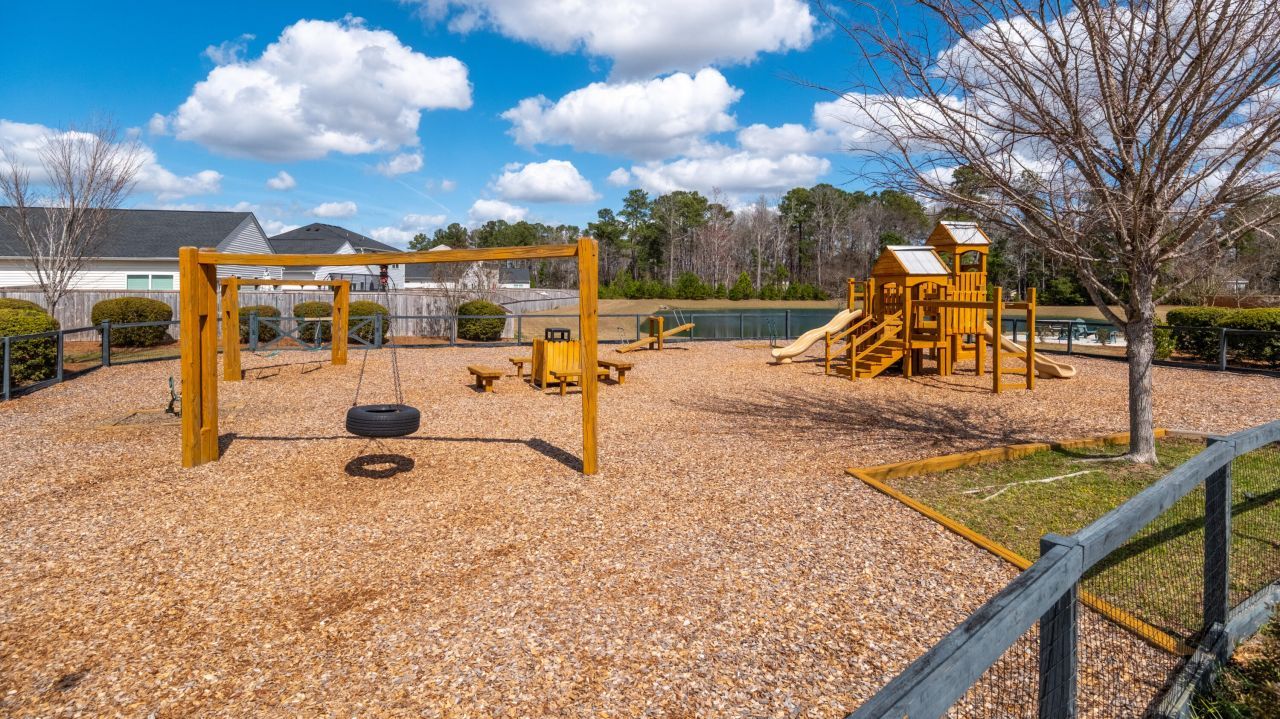 173 Clydesdale Circle Photo 31