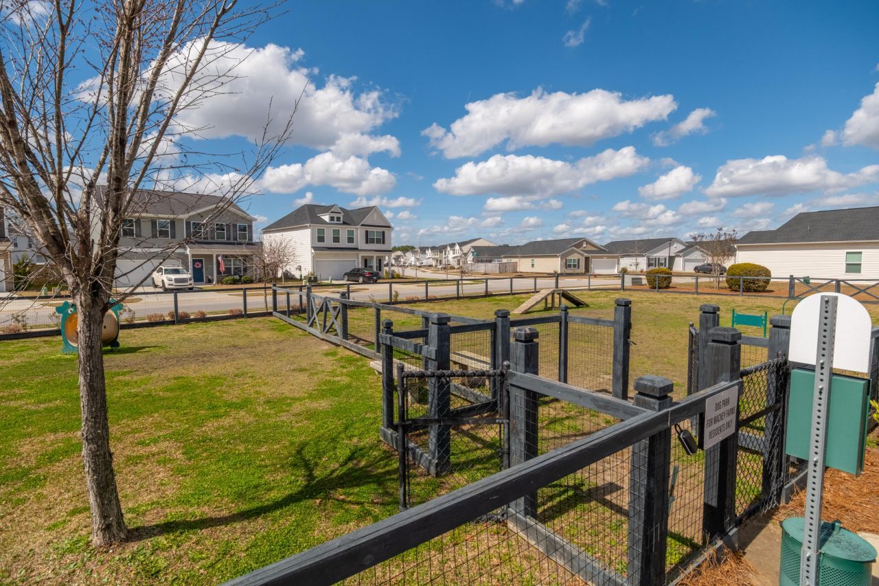 173 Clydesdale Circle Photo 32