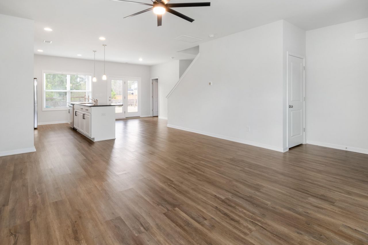 173 Clydesdale Circle Photo 4