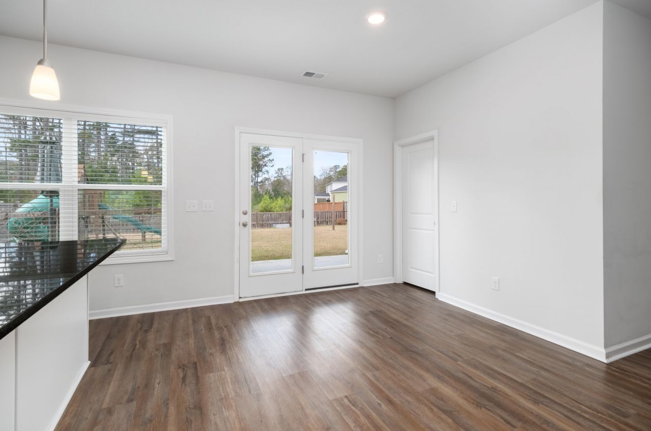 173 Clydesdale Circle Photo 8