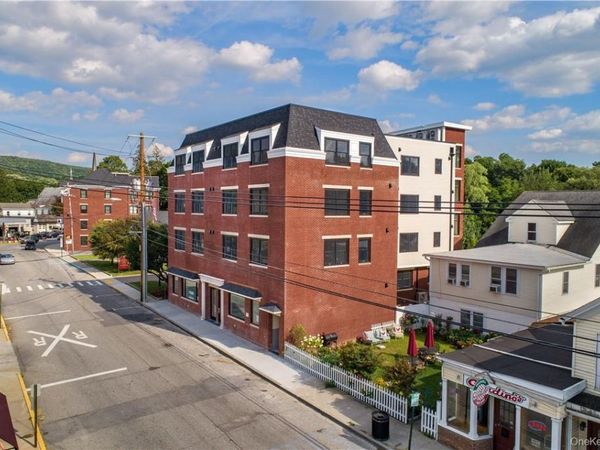 23 E Main Street , Unit 2C, Pawling, NY 12564