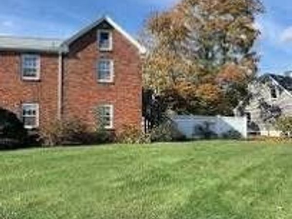 14 Old Plain St, Unit 1, Marshfield, MA 02050