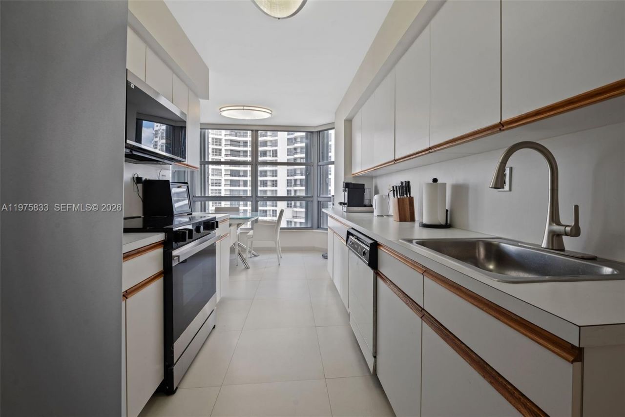 19101 NE 36th Ct, Unit 1407, Aventura, FL 33180 Photo