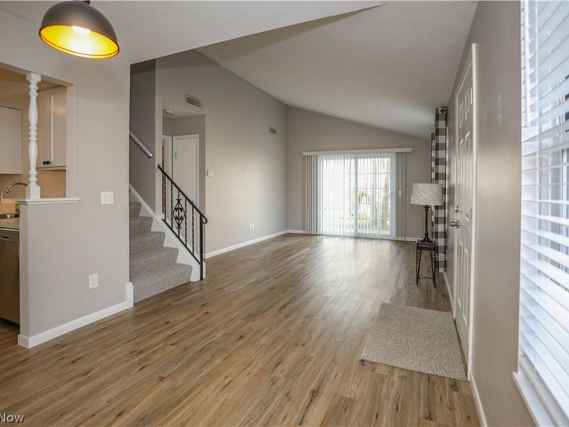 53 Privet Lane, Northfield, OH 44067 Photo 6