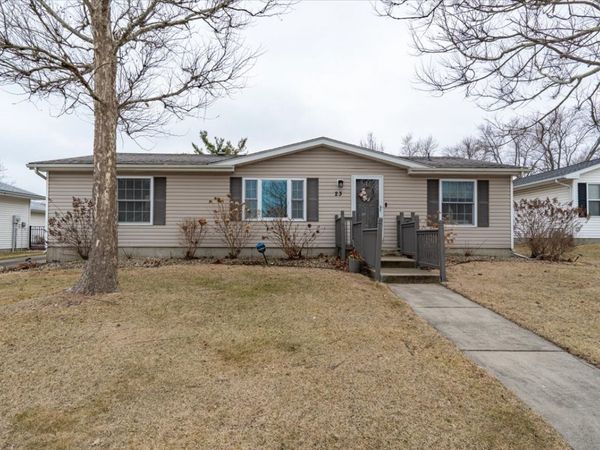 23 Geneva Court , Bloomington, IL 61704