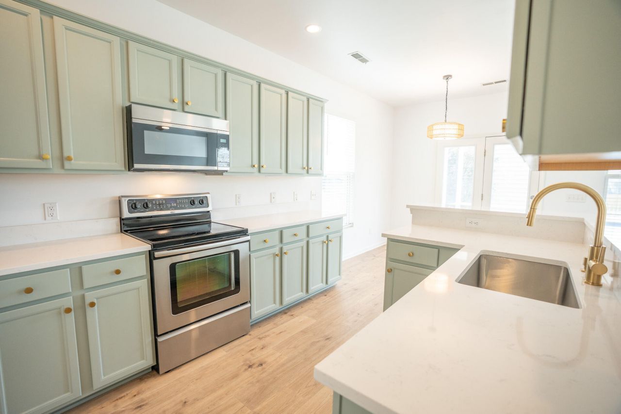 243 Cameron Street Photo 3