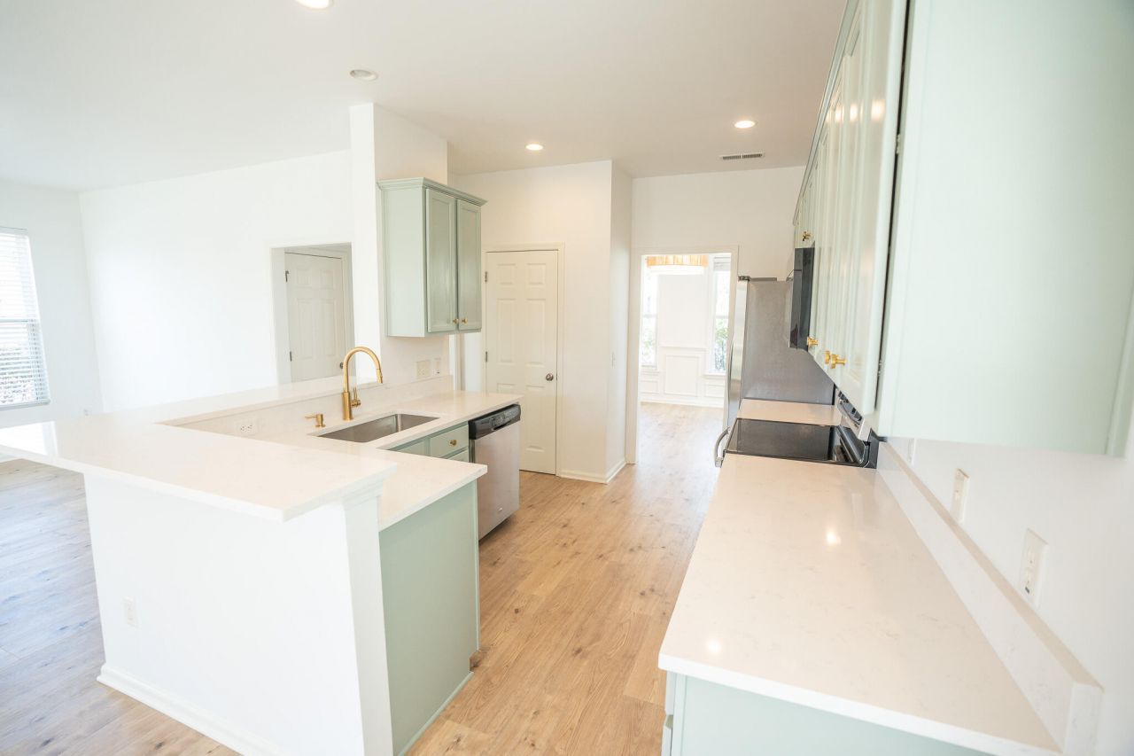 243 Cameron Street Photo 4